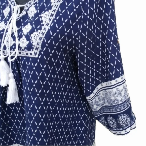 Boho Blue and White Peasant Top (F=M-L) - Picture 6 of 12